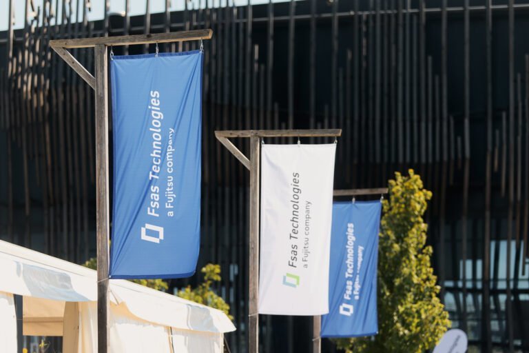 Fsas Technologies Flaggen am Fsas Technologies Summit.